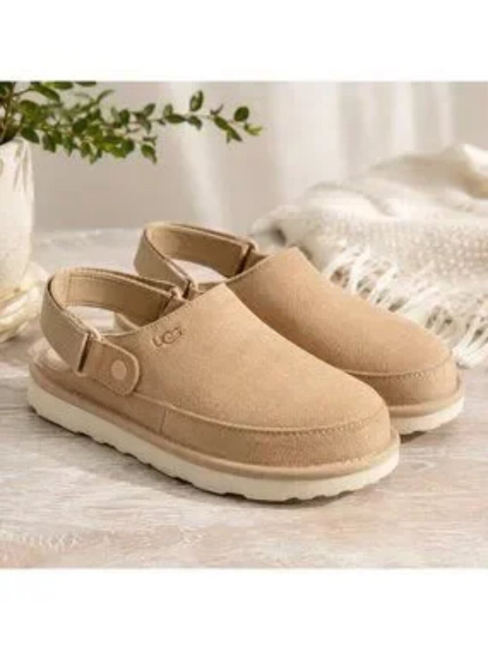 Ugg Goldenstar Slingback Clogs Sand, Size 8.5